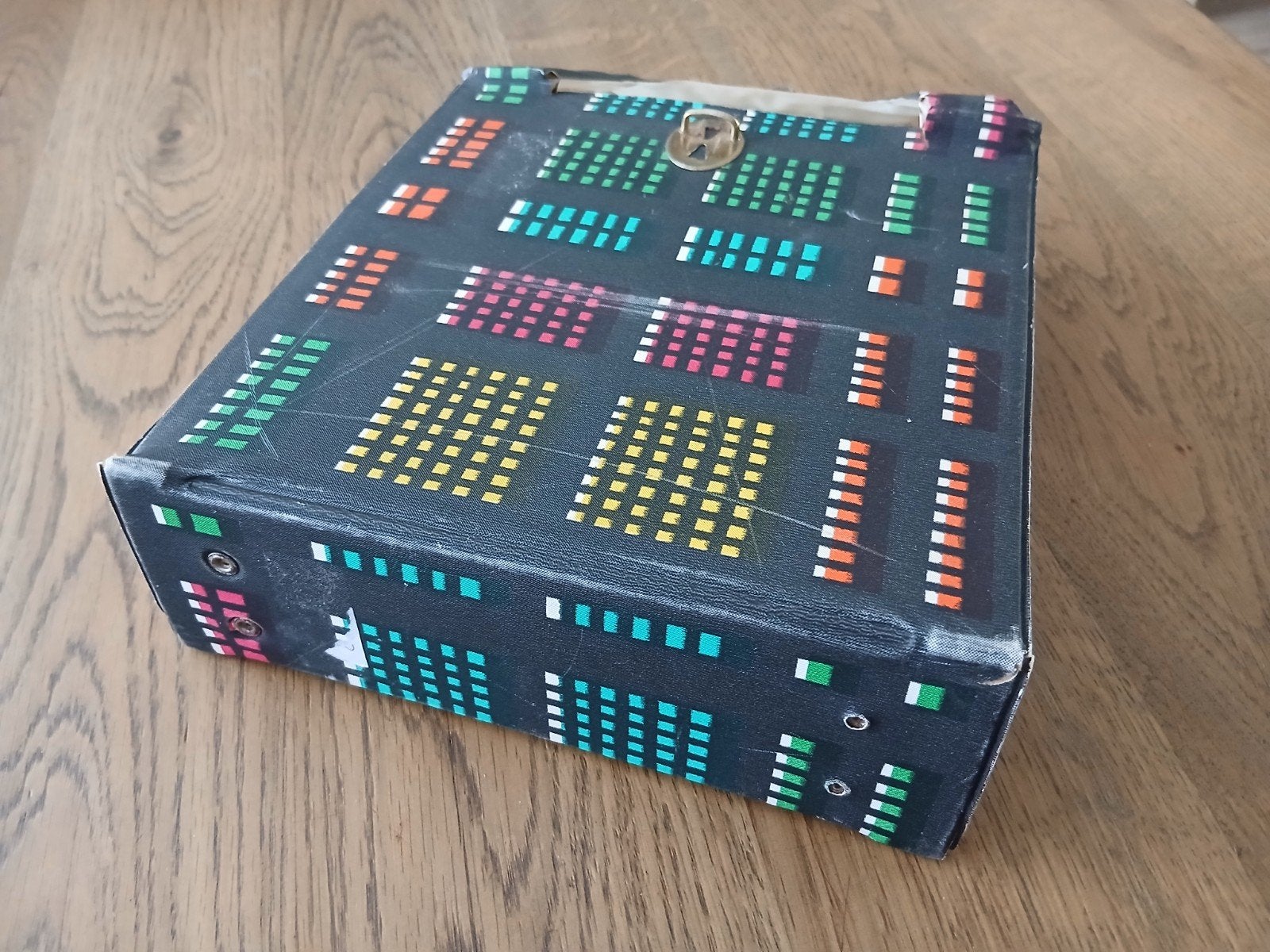 MAPJE MET 20 X VINYL SINGLE, Ophalen of Verzenden, Gebruikt, Pop