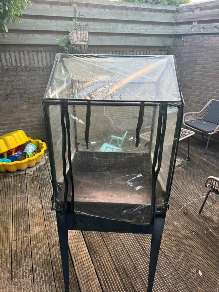 Kweekkasje op poten - Ideaal voor kleine tuinen. Tuinkas, Tuin en Terras, Kassen, Gebruikt, Folie, Kweekkas, Ophalen