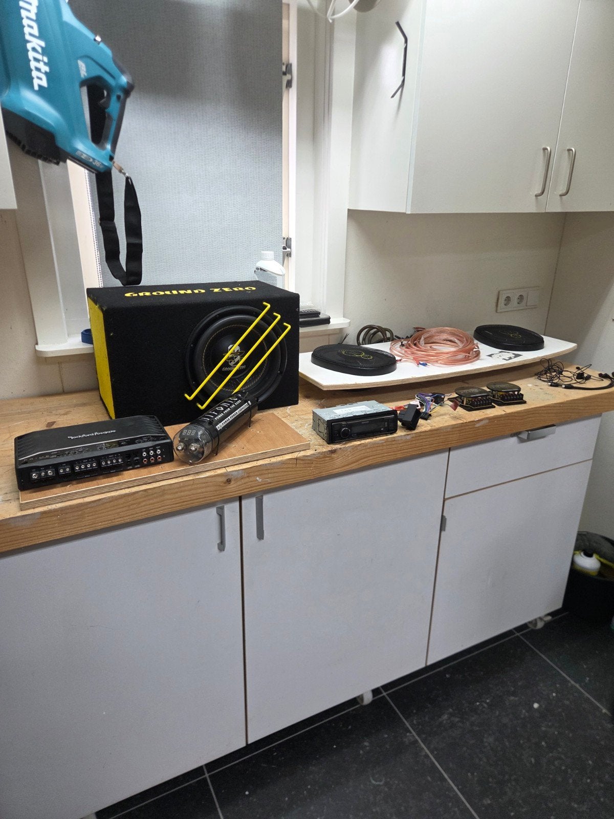 Foto 2 van Subwoofer Set: Ground Zero, Kenwood, Rockford Fosgat