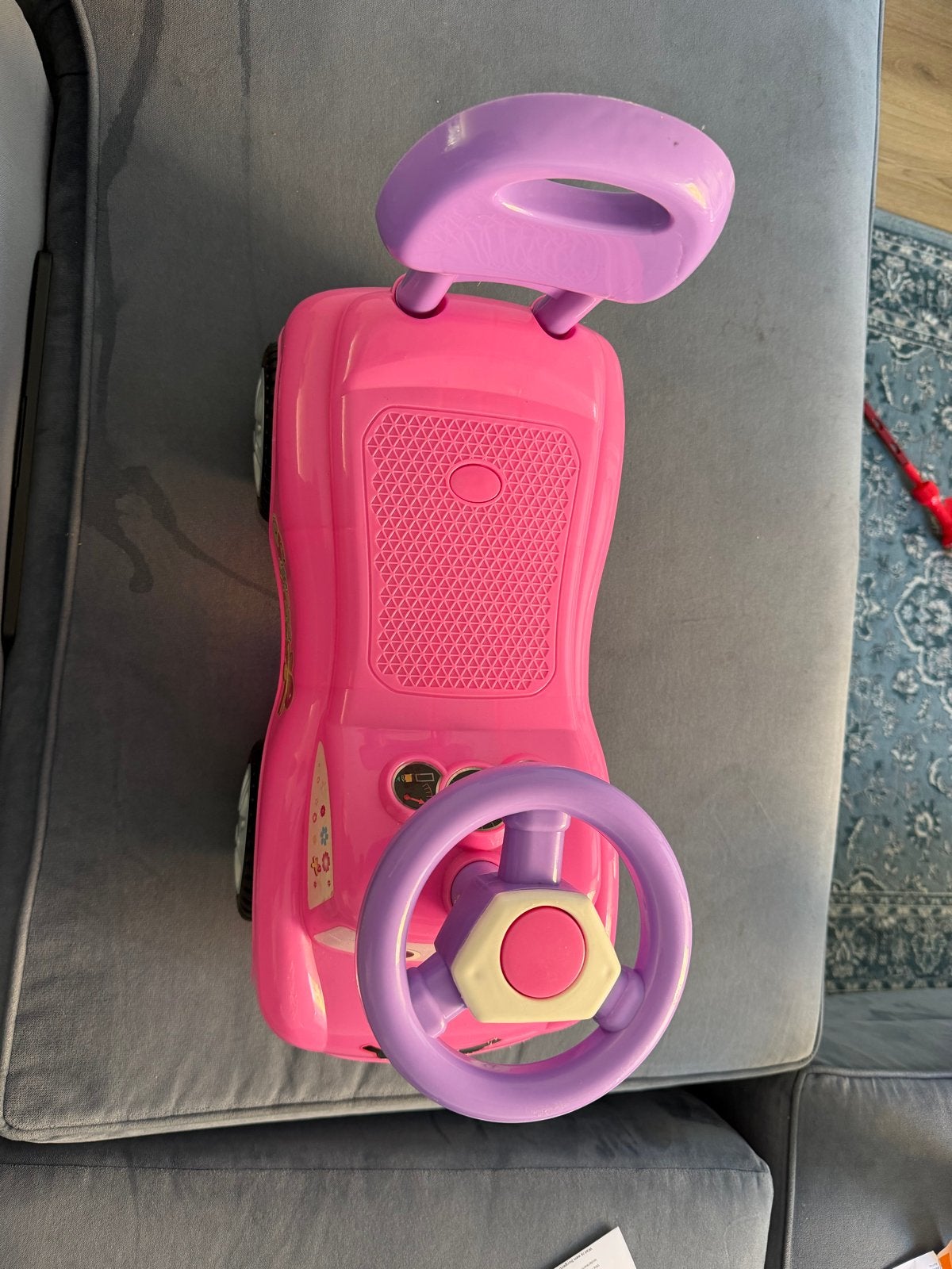 Roze loopauto voor kinderen, Kinderen en Baby's, Speelgoed | Buiten | Voertuigen en Loopfietsen, Gebruikt, Loopvoertuig, Ophalen