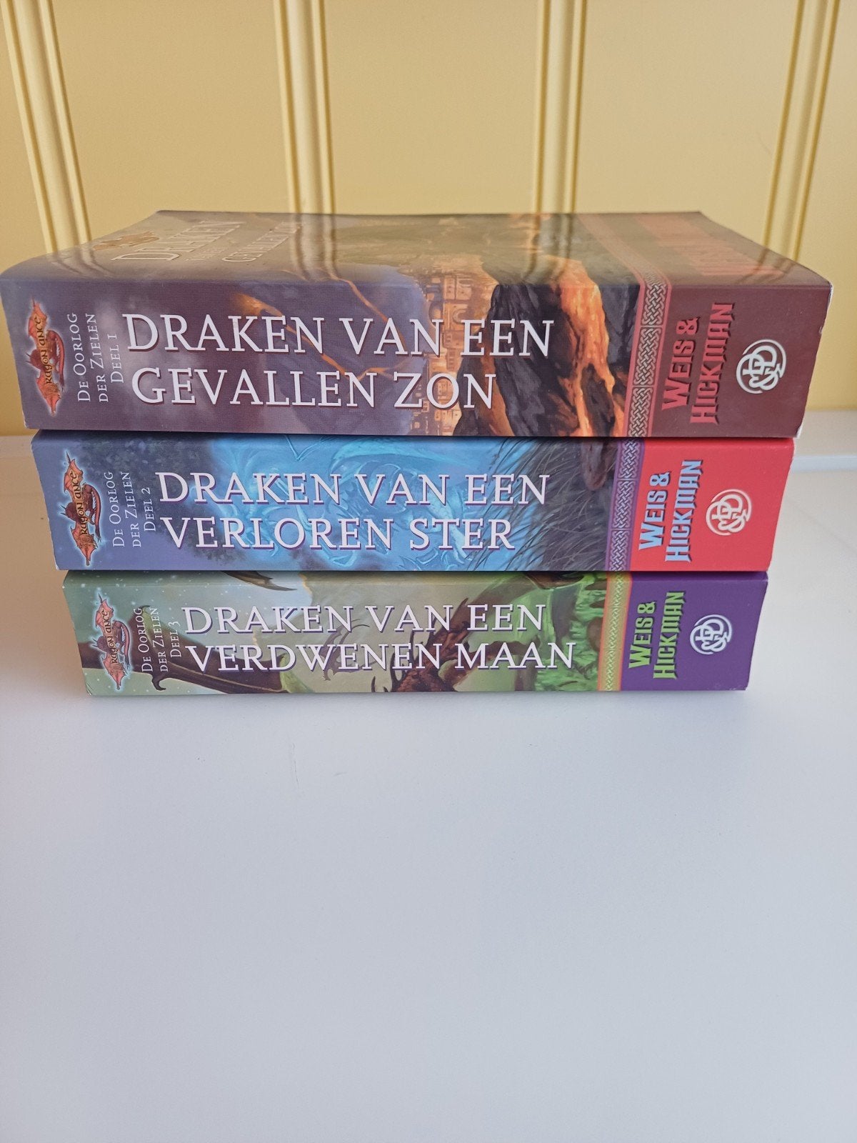 De oorlog der zielen, Ophalen of Verzenden, Gelezen, Weis & Hickman