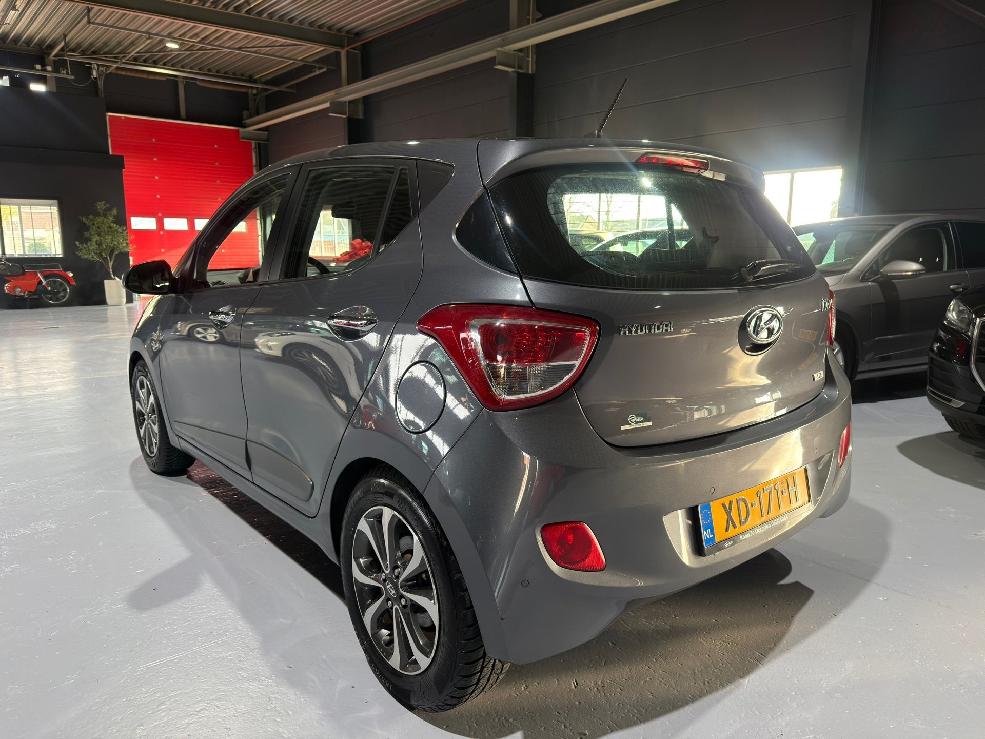 Hyundai I10 1.2i Automaat | Stoel/Stuurverwarming | PDC | BT, Euro 5, Gebruikt, 31 €/maand, Met garantie (alle)
