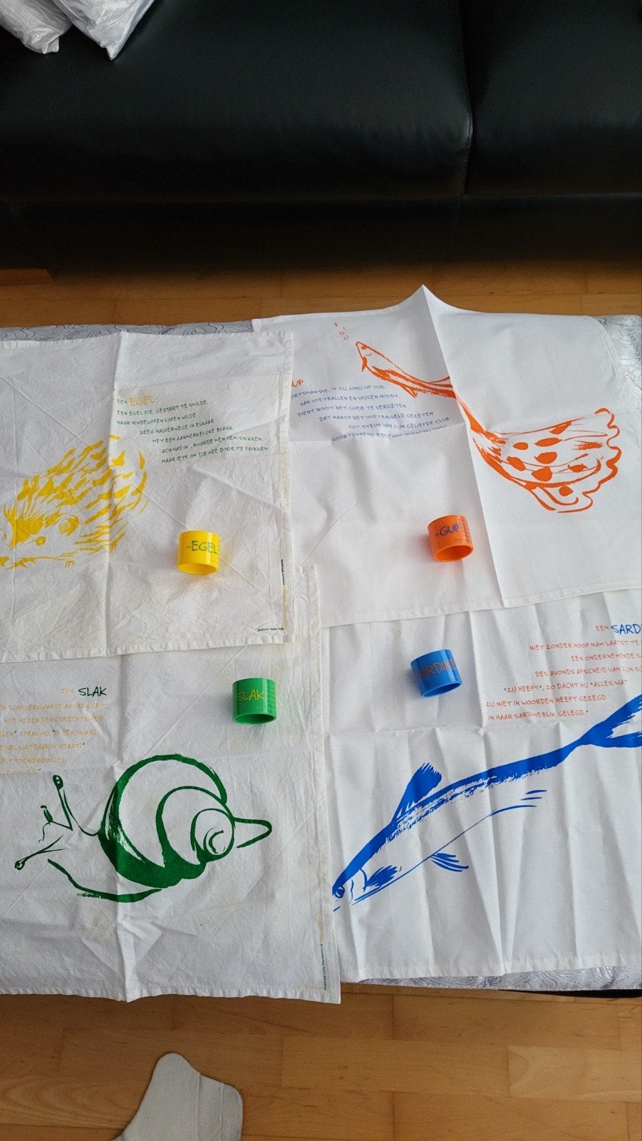 Servetten met Ringen: Sardine, Gup, Slak, Egel met Limerick, Gebruikt, Overige merken, Verzenden, Textiel