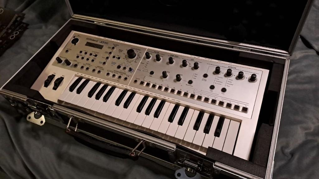 Witte drumcomputer Roland JDxi met flightcase, Ophalen of Verzenden, Zo goed als nieuw, Roland