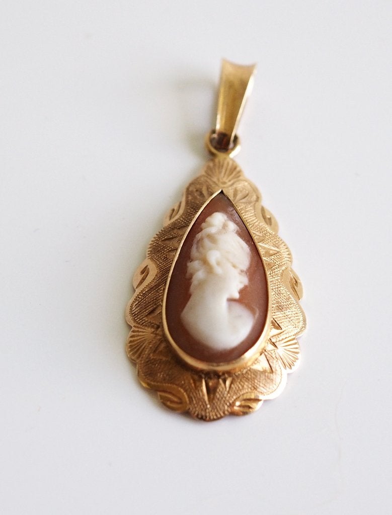 14 krt gouden hanger met camee, Sieraden, Tassen en Uiterlijk, ., Ophalen of Verzenden, Zo goed als nieuw, .