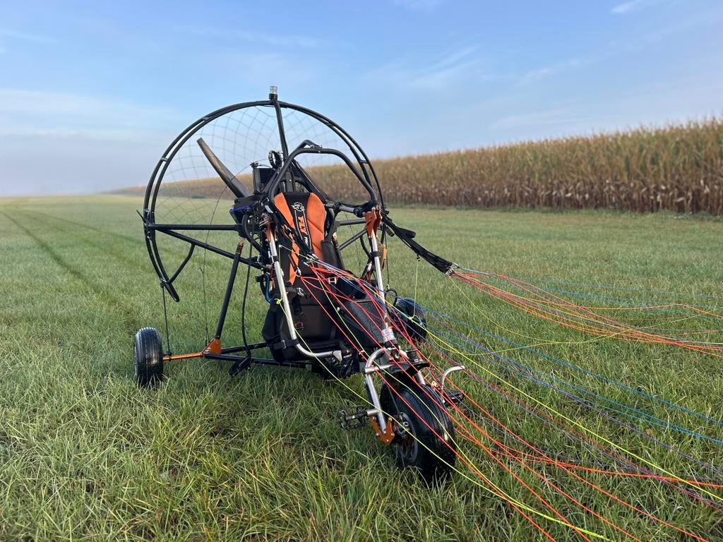 Paramotor trike flyproducts vertigo met ozone roadmax!, Ophalen, Zo goed als nieuw, Paramotor, Gemotoriseerd