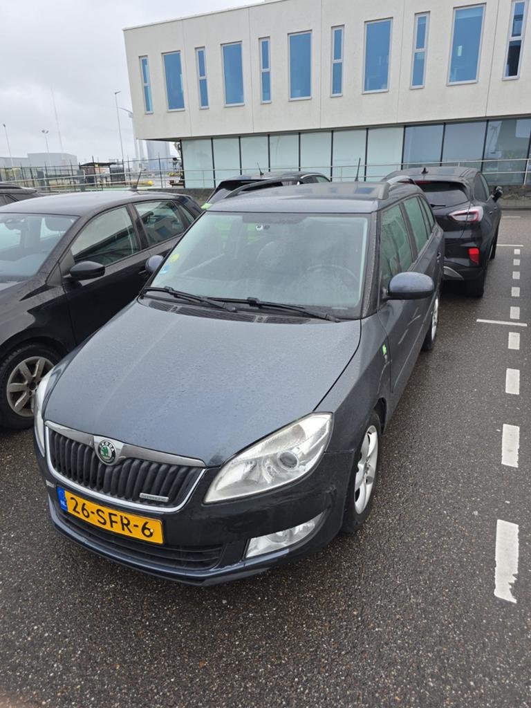 Skoda Fabia 1.2 TDI Combi Climatronic/Leder/Cruise/Trekhaak, Auto's, Skoda, Voorwielaandrijving, 450 kg, Zwart, Stationwagon