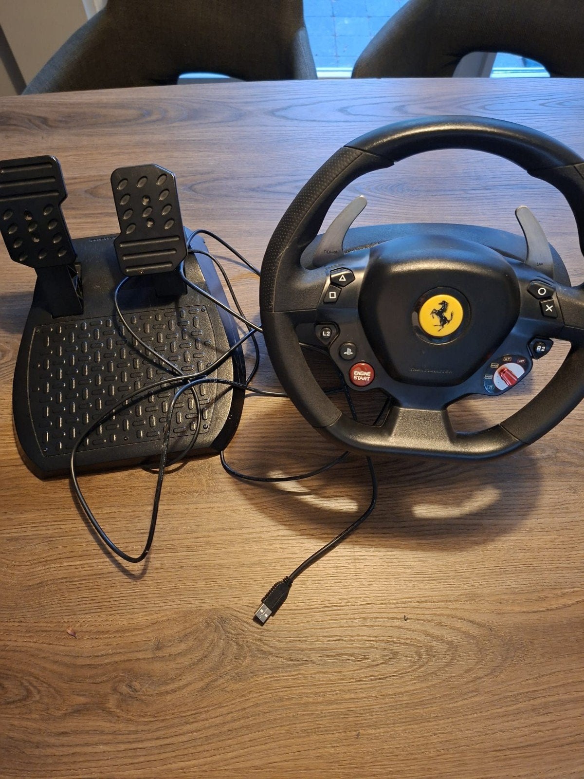 Racestuur met pedalen te koop!, Ophalen, Racestuur, Gebruikt, Force feedback