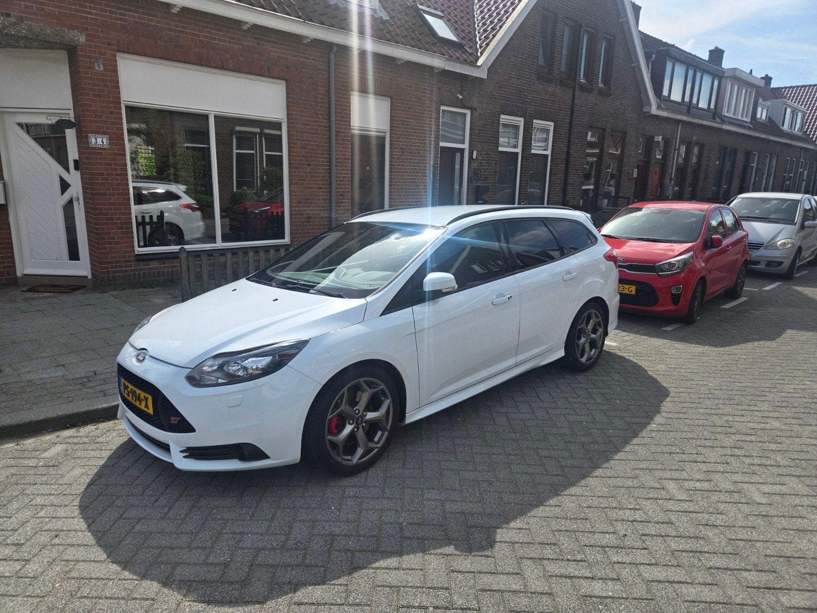 Ford Focus ST 2.0 MK3 2013 wit, Auto's, Ford, Zwart, Wit, Handgeschakeld, Particulier