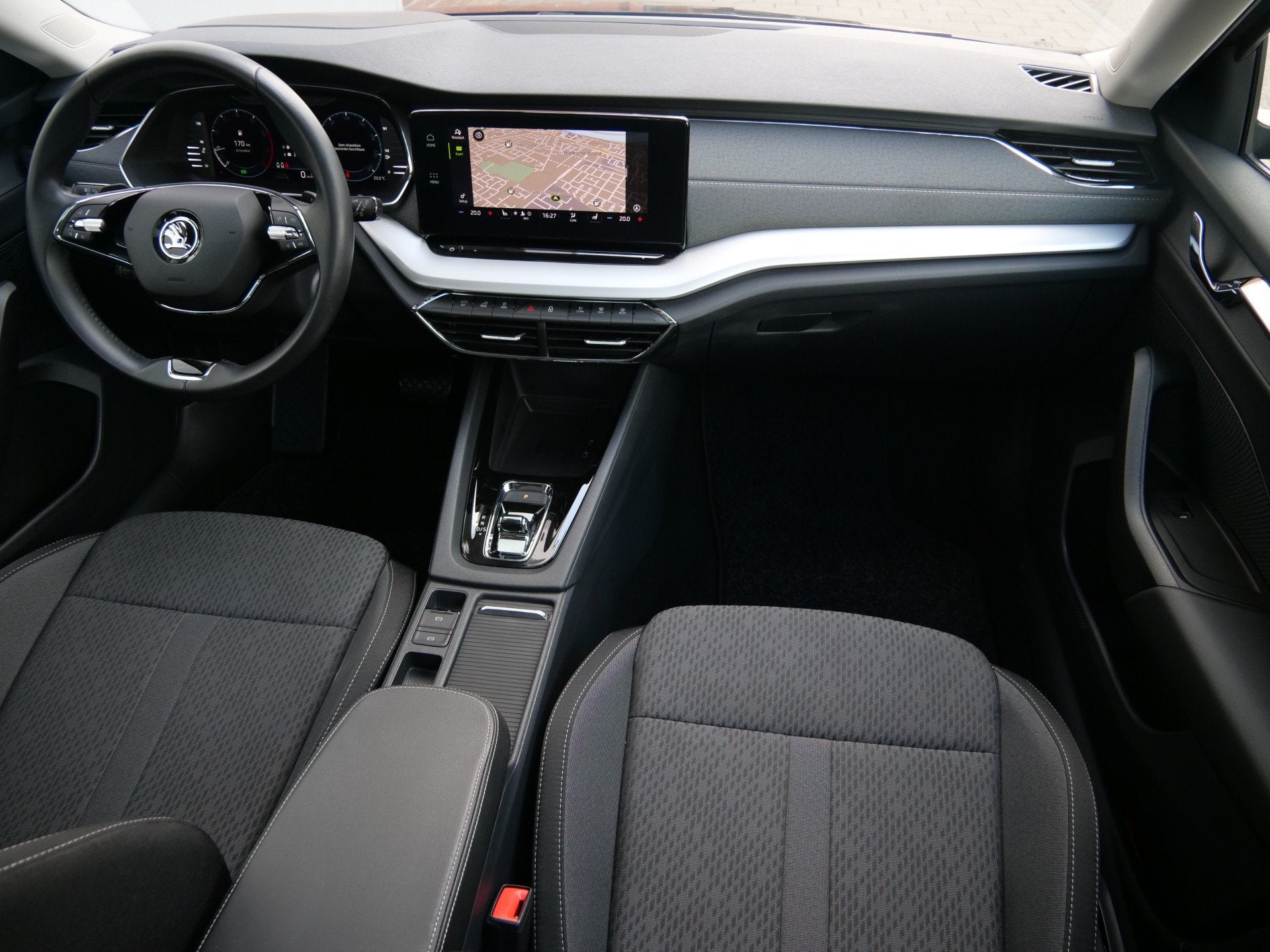 Skoda Octavia Combi 1.5 e-TSI Business 150 Pk Automaat Navi, Auto's, Stof, 4 cilinders, 150 pk, Automatische klimaatregeling
