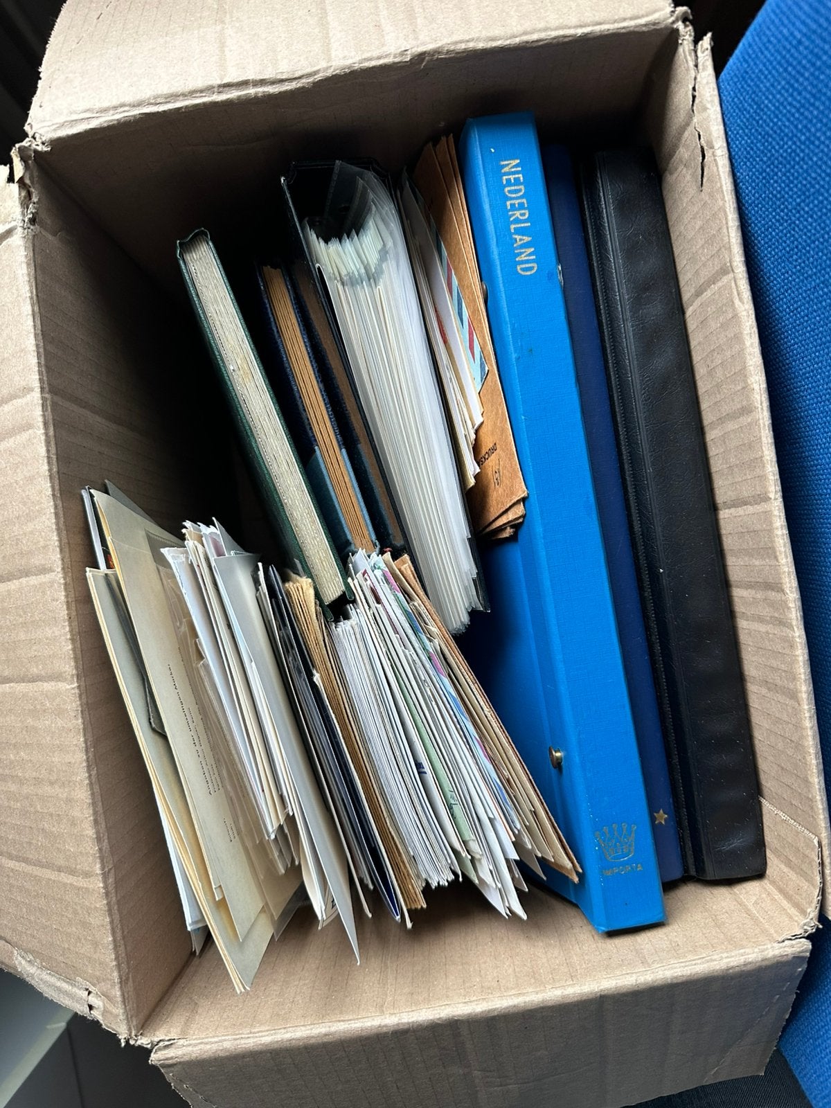Opruimdoos, Postzegels en Munten, Verzenden, Nederland