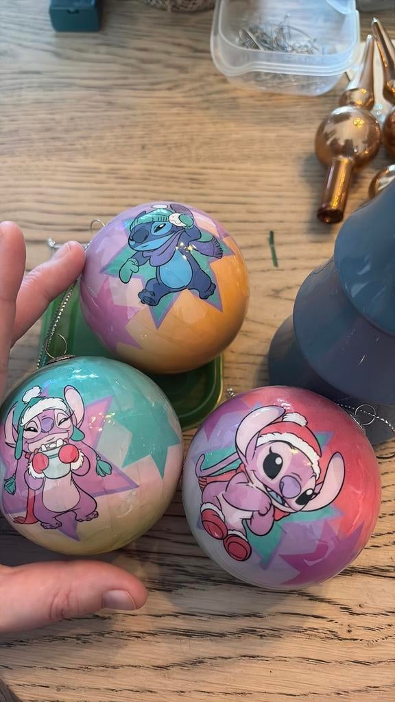 3 kerstballen stitch en angel, Ophalen of Verzenden, Overige figuren, Zo goed als nieuw, Overige typen