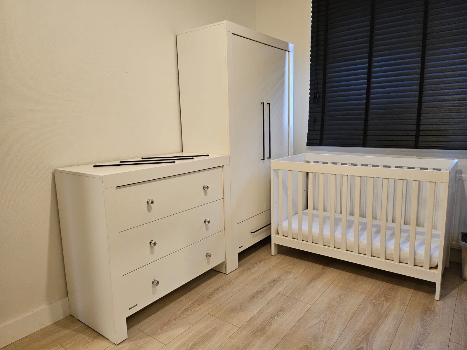 Kids Mill Complete baby kamer Kidsmill Bed Dressoir Kast, Ophalen, Zo goed als nieuw, Jongetje of Meisje