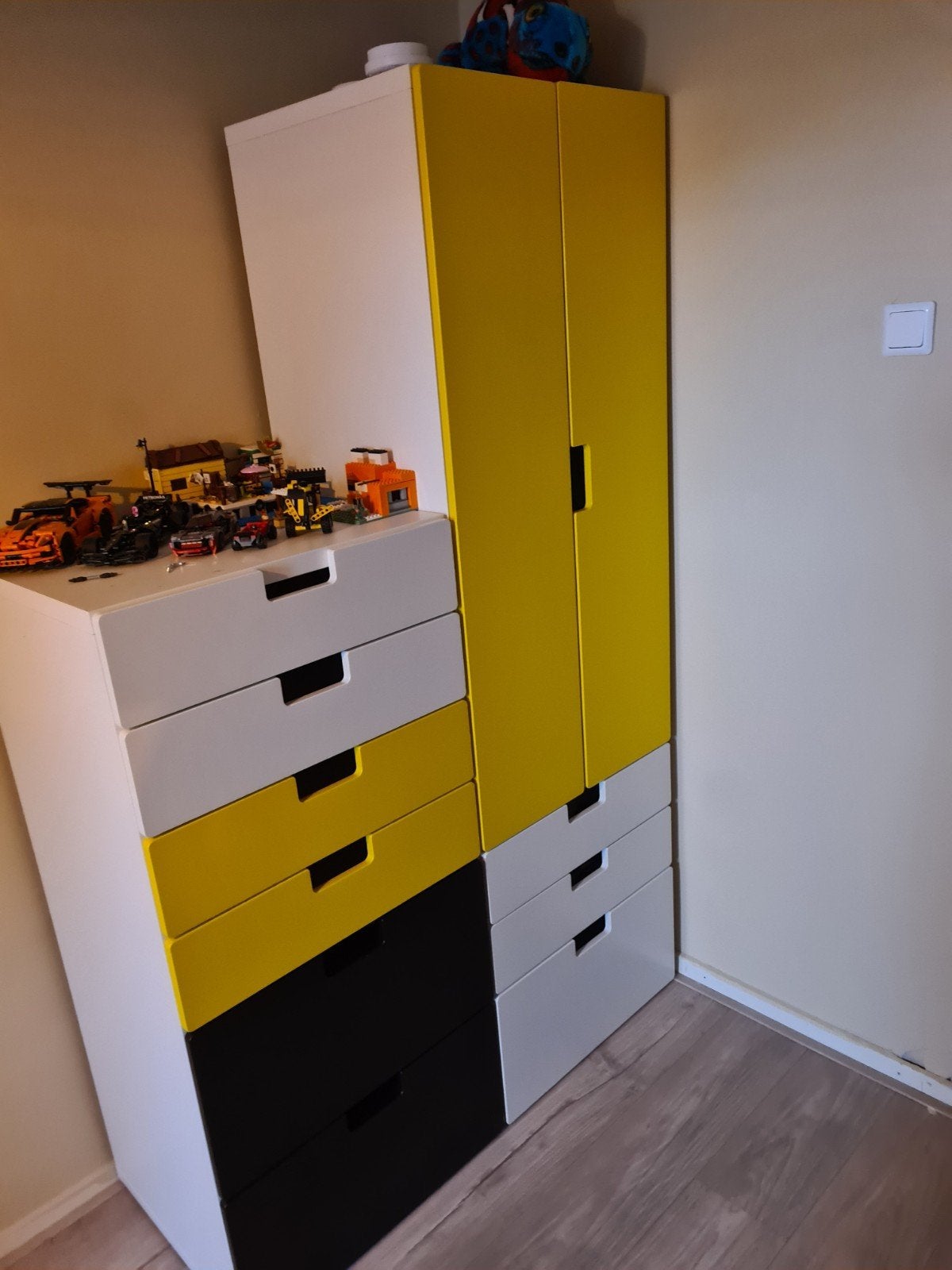 Kledingkast met lades - Wit, Geel, Zwart, Ophalen, Overige materialen, Gebruikt, Modern, Speels