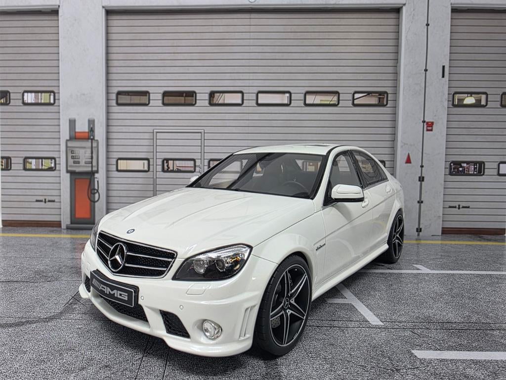 Mercedes C63 AMG 1:18 in OVP  GT Spirit, Ophalen of Verzenden, Zo goed als nieuw, Overige merken