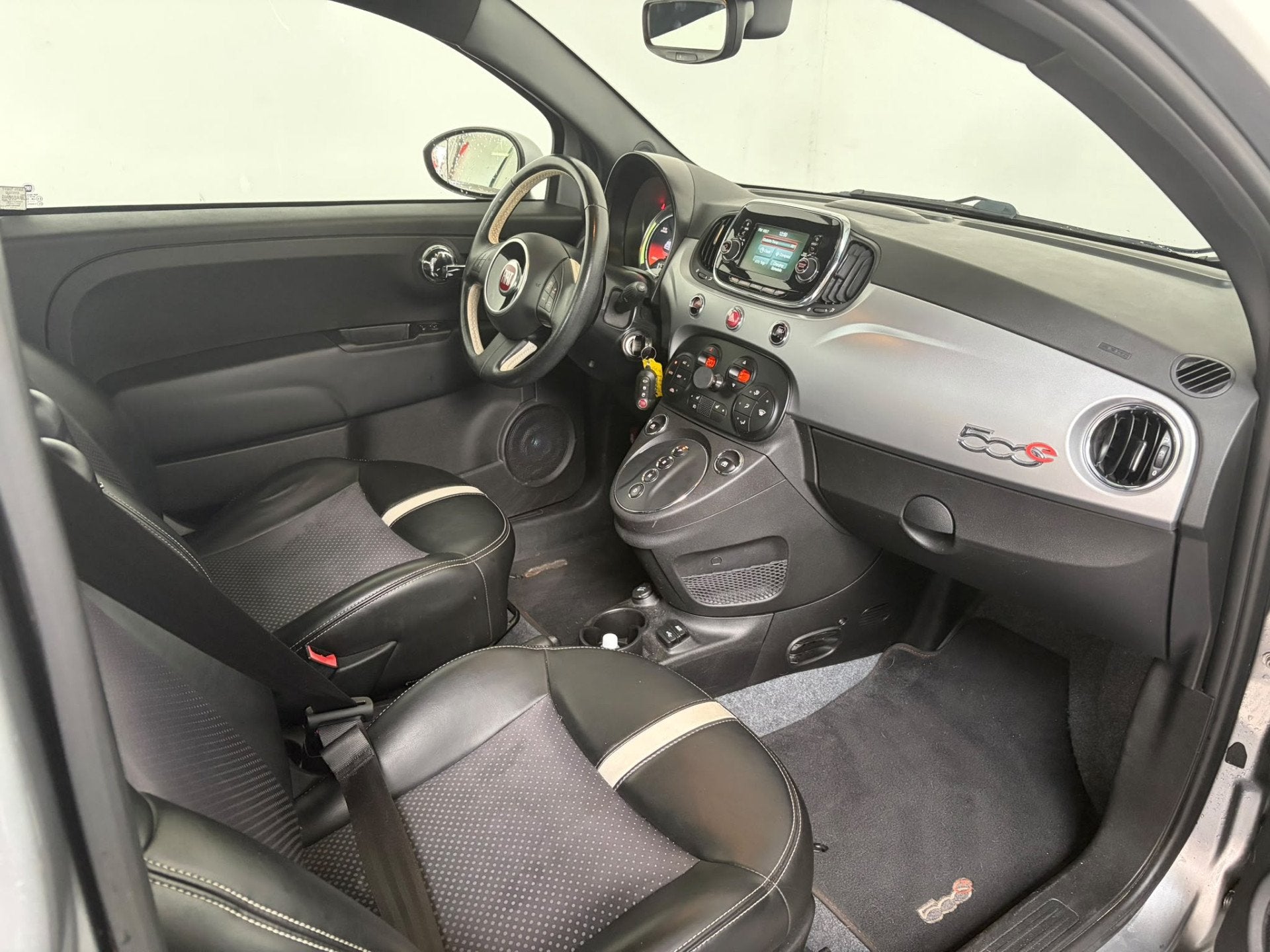 Fiat 500 E 24kwh. Cruise. Clima! (bj 2016, automaat), 4 stoelen, Leder, 1285 kg, Te koop