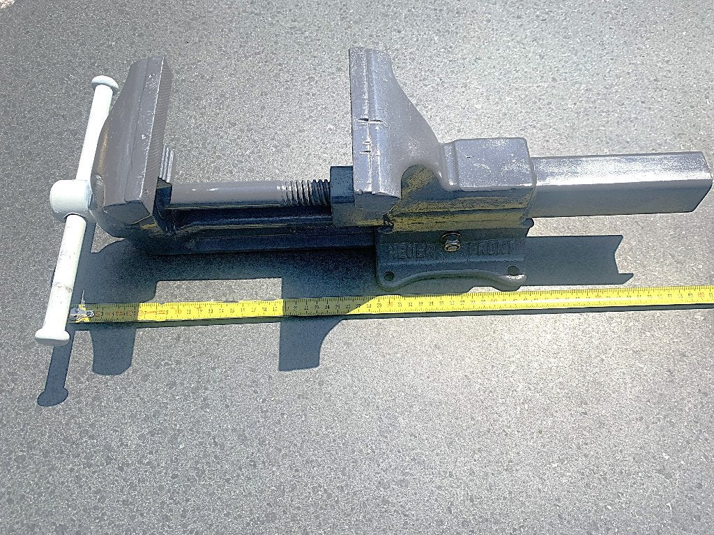 Bankschroef Heuer Front. Bekbreedte 135, Ophalen of Verzenden, Gebruikt