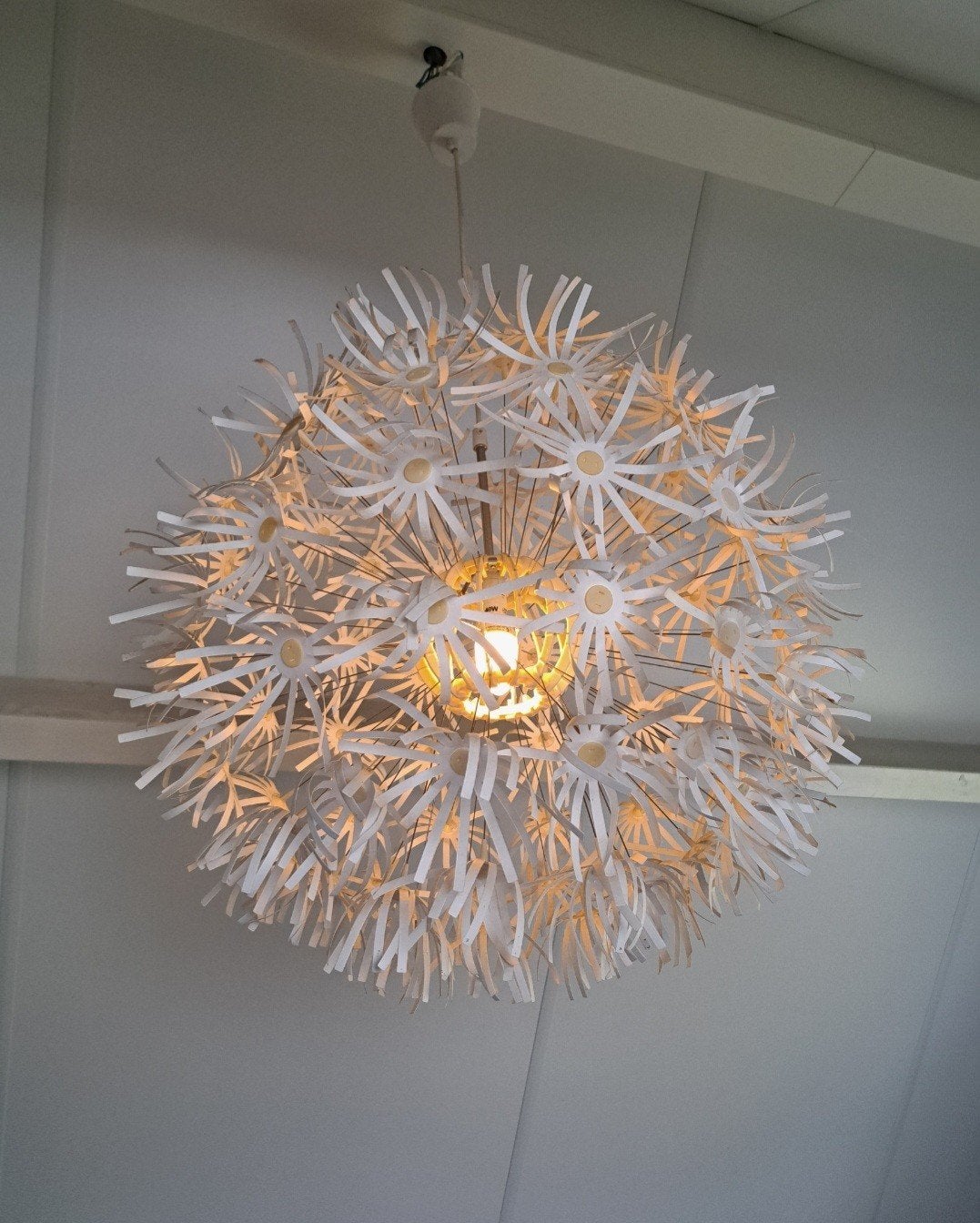 Moderne hanglamp 'bloem' ikea maskros, Ophalen of Verzenden, Gebruikt, Metaal