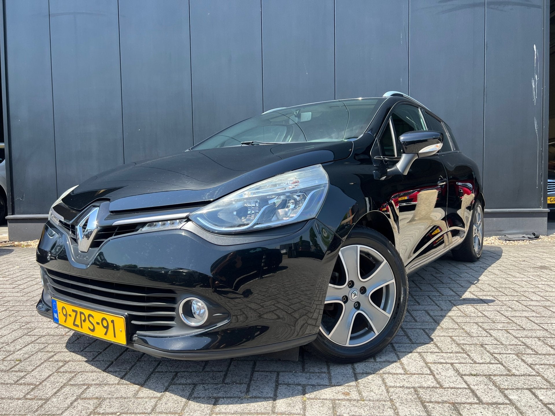Renault Clio Estate 0.9 TCe Night&Day '15 Lmv/Navi/OrgNl/Nap, Auto's, Renault, Zwart, Origineel Nederlands, Handgeschakeld, Onderhoudsboekje