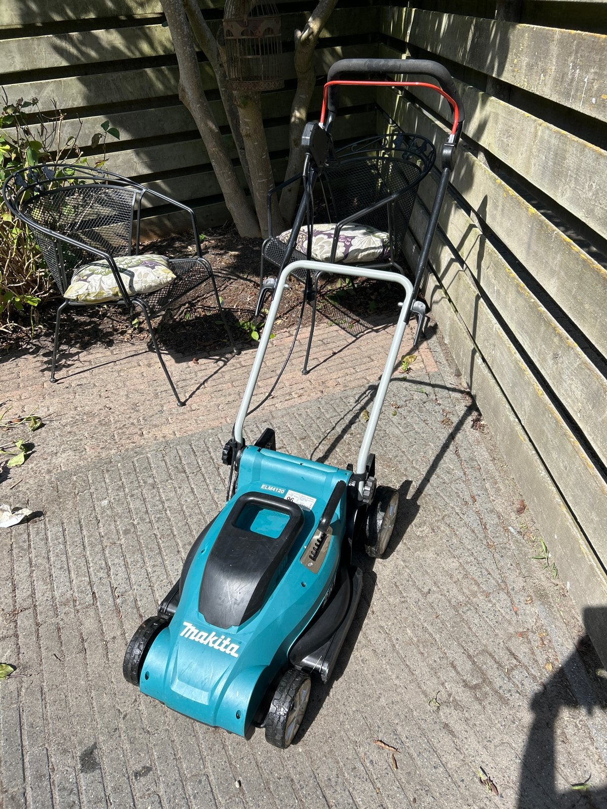 Makita grasmaaier ELM 4120- Zo goed als nieuw, Tuin en Terras, Grasmaaiers, Cirkelmaaier, Accu-grasmaaier, Ophalen of Verzenden