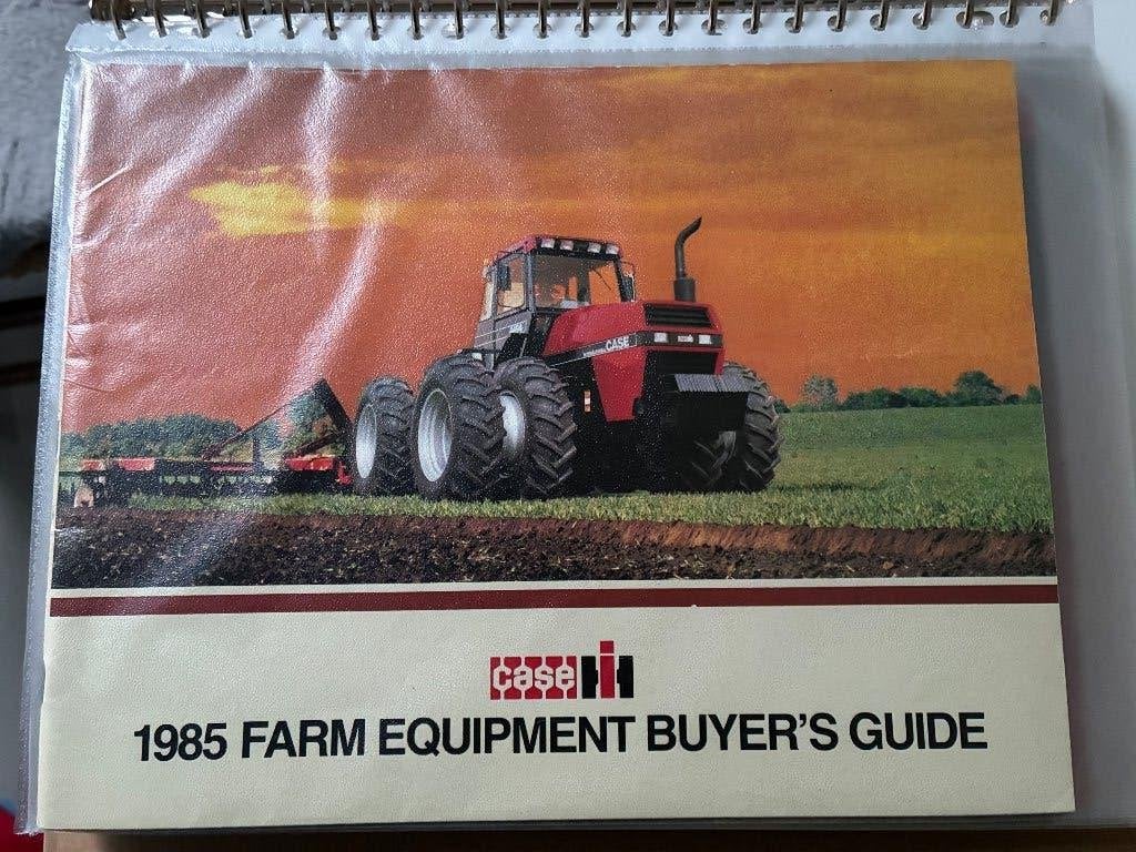 Aantal Case International tractor folder brochure trekker, Ophalen of Verzenden, Gelezen
