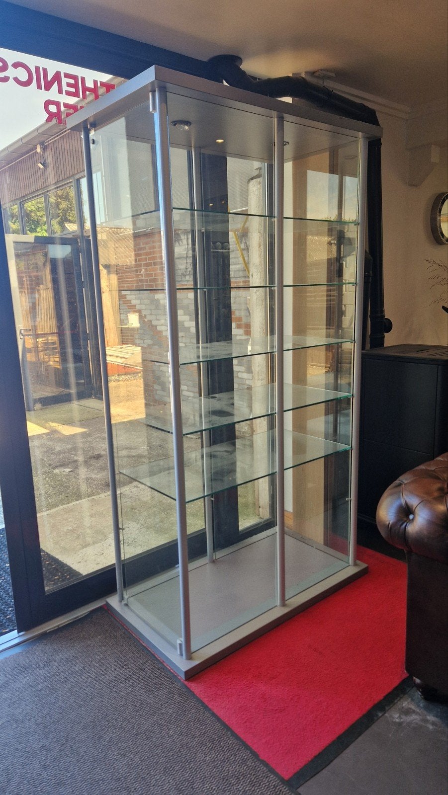 Vitrine display kast van glas met 5 platen en deur, Huis en Inrichting, Kasten | Vitrinekasten, Ophalen, 25 tot 50 cm, Glas