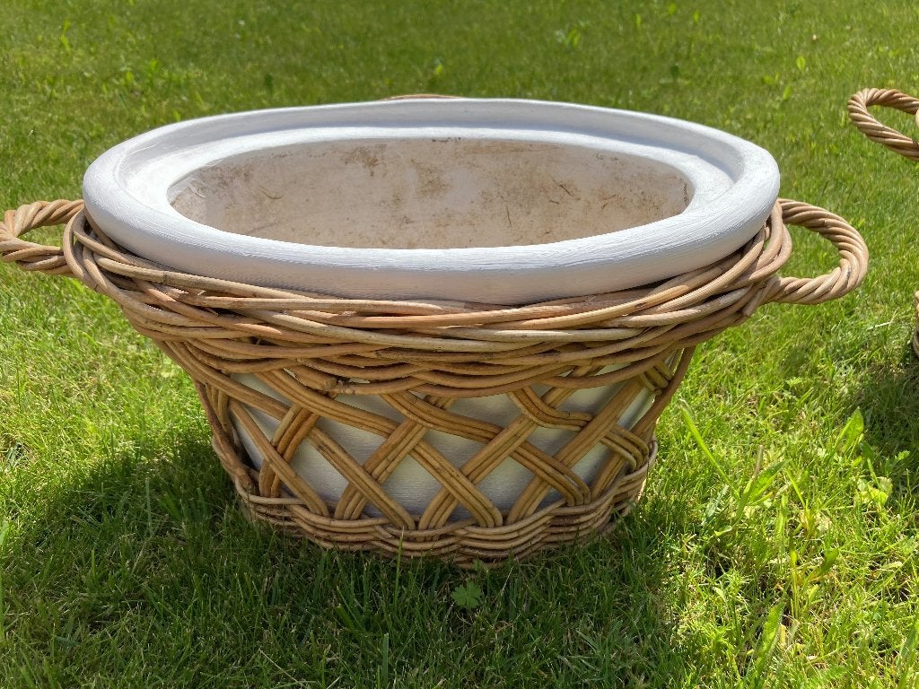 2 x Riviera maison bloempot/plantenbak met rieten mand, Huis en Inrichting, Woonaccessoires | Schalen en Manden, Ophalen, Met handvatten