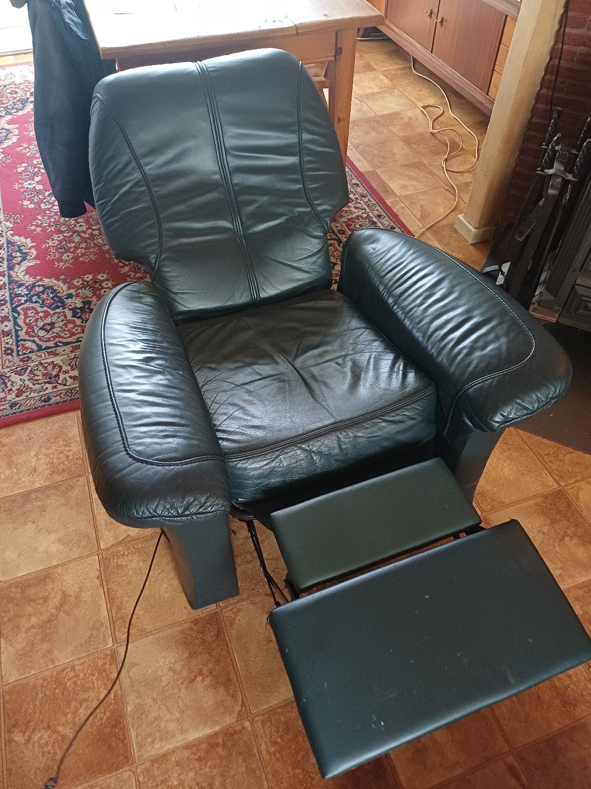 Comfortabele leren relaxfauteuil met stroomkabel, Ophalen, Gebruikt, Zwart, Leer