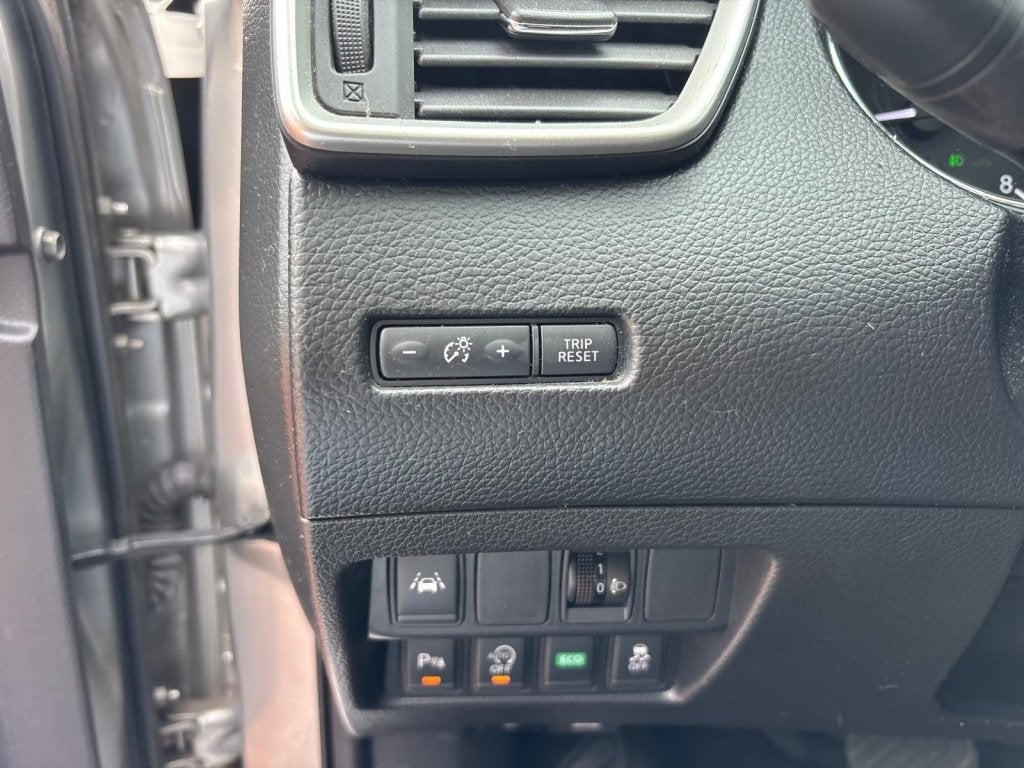 Foto 22 van Nissan QASHQAI 1.2 Connect Edition camara navi pano airco