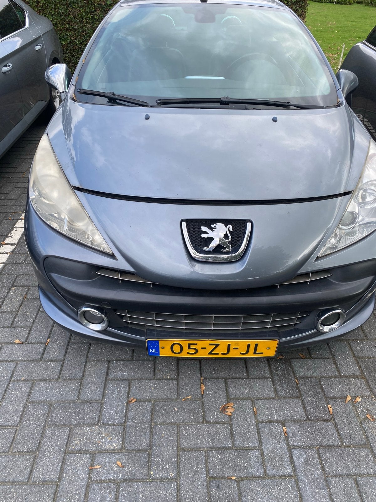 Peugeot 207 1.6 16V CC 110KW 2008 Grijs 250€, Voorwielaandrijving, 4 cilinders, Cabriolet, 4 stoelen