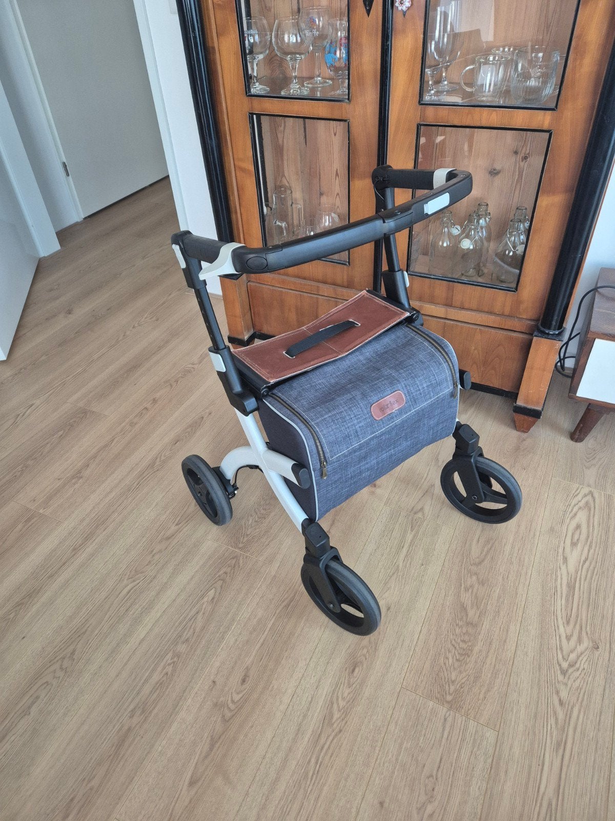 Rollz Flex rollator in maat SMALL en in zeer goede staat, Diversen, Rollators, Ophalen, Opvouwbaar