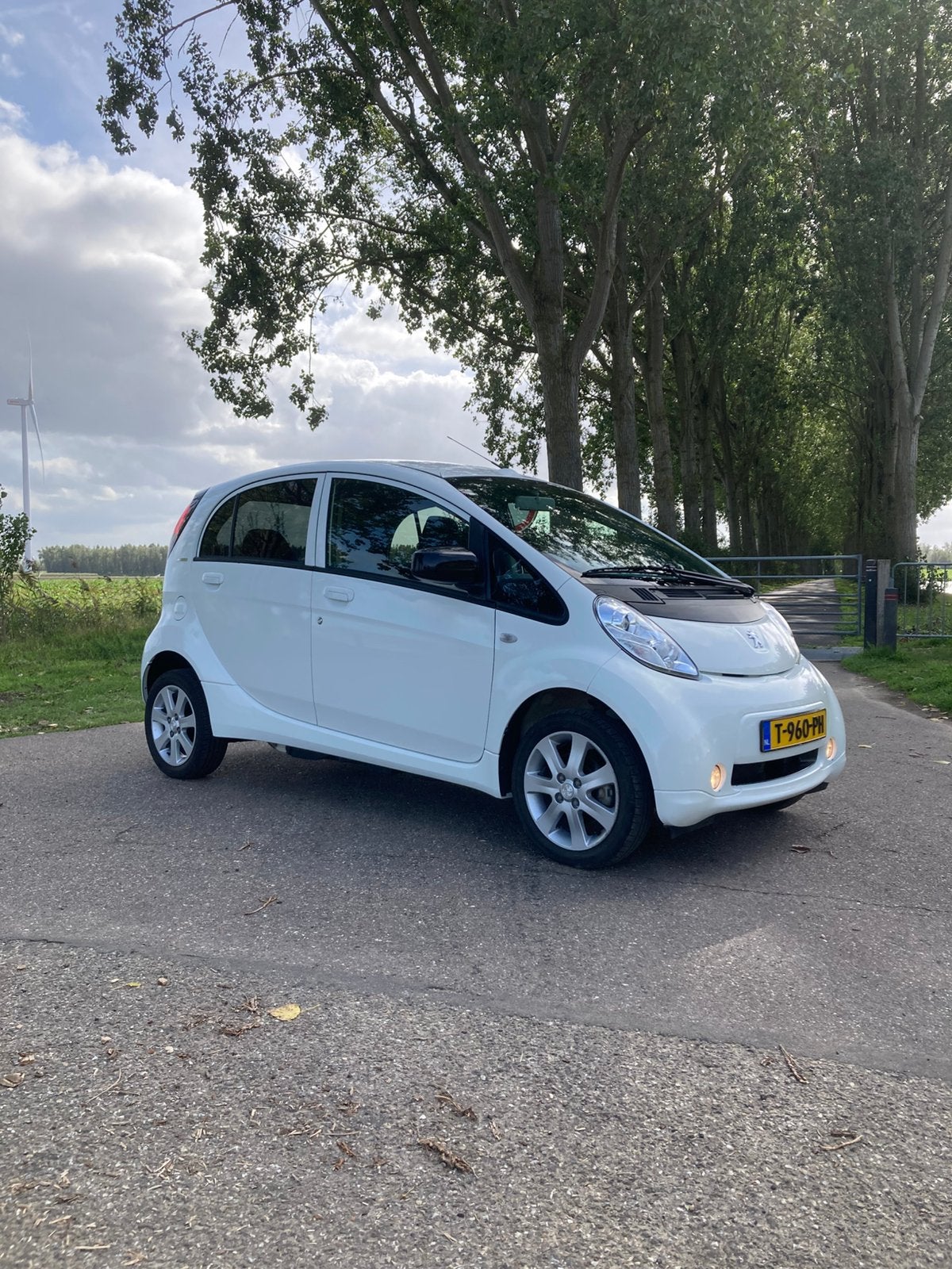 Peugeot iOn Electric 2013 Wit, Automaat, Electronic Stability Program (ESP), 4 stoelen, 43 €/maand