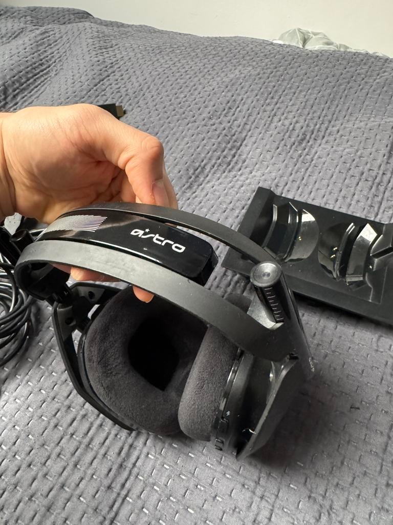Astro A50 + station + PS5 adapter, Ophalen of Verzenden, Zo goed als nieuw