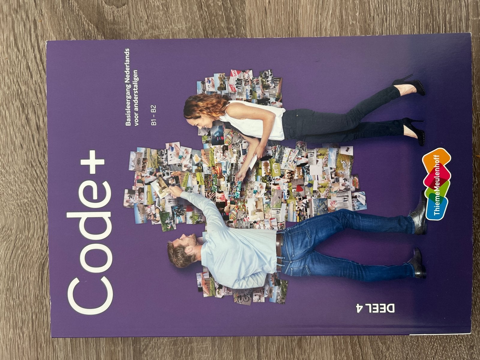 Code+ Deel 4 + ONGEGEBRUIKTE ONLINE CODE, NOG 1 JAAR GELDIG!, Ophalen of Verzenden, Alpha, Zo goed als nieuw, Overige niveaus