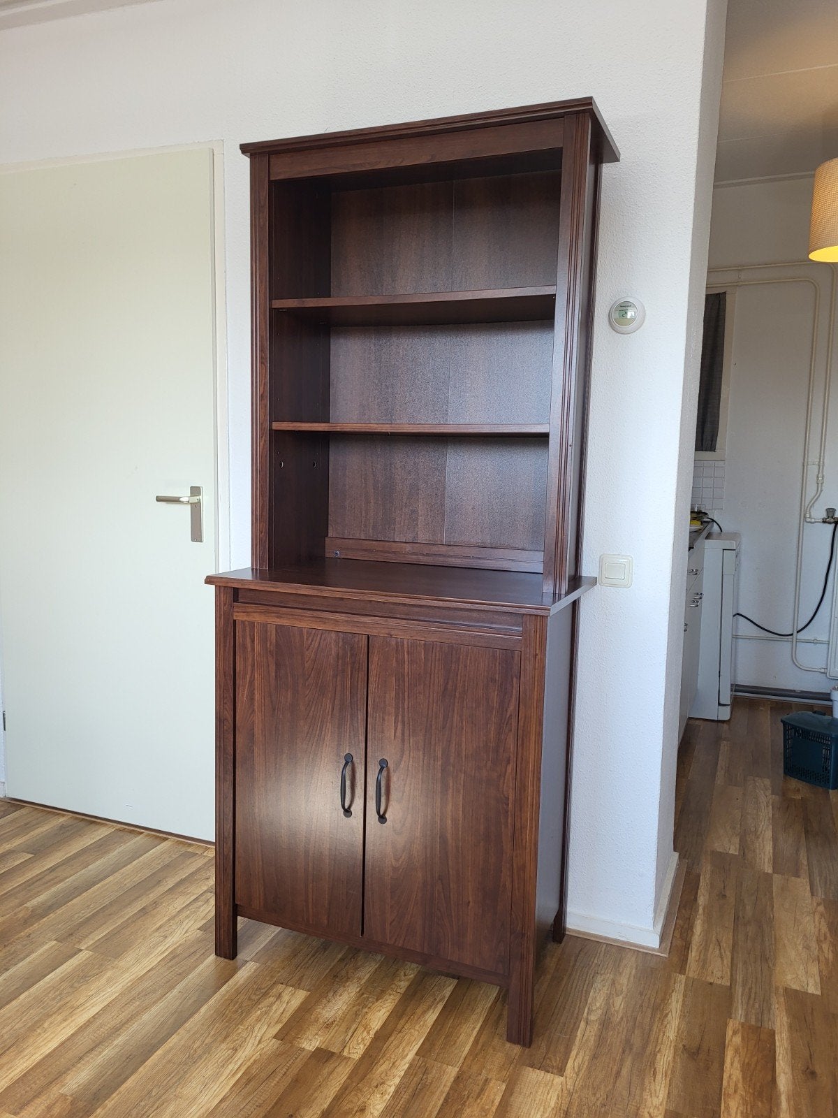 Boekenkast, Huis en Inrichting, Ophalen, Met deur(en), 50 tot 100 cm, Zo goed als nieuw