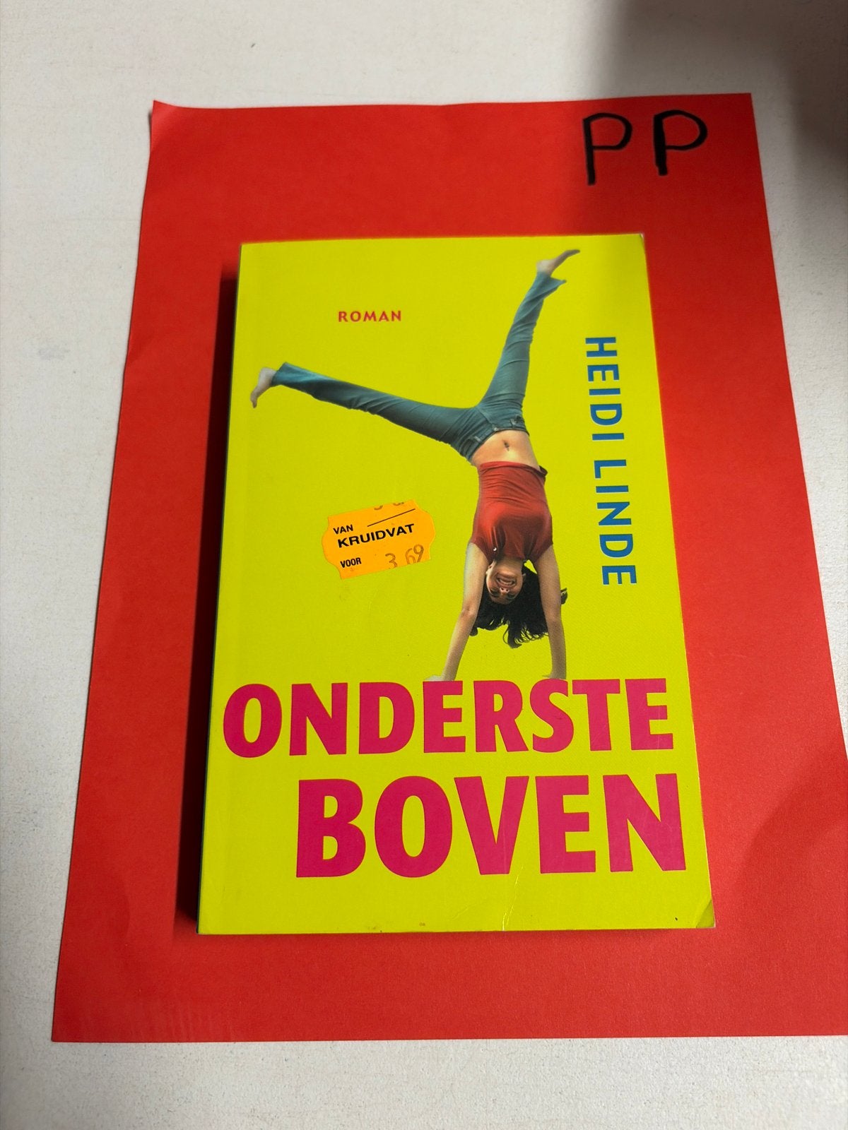 Ondersteboven - Heidi Linde (Roman), Boeken, Romans, Ophalen of Verzenden, Gelezen, Nederland