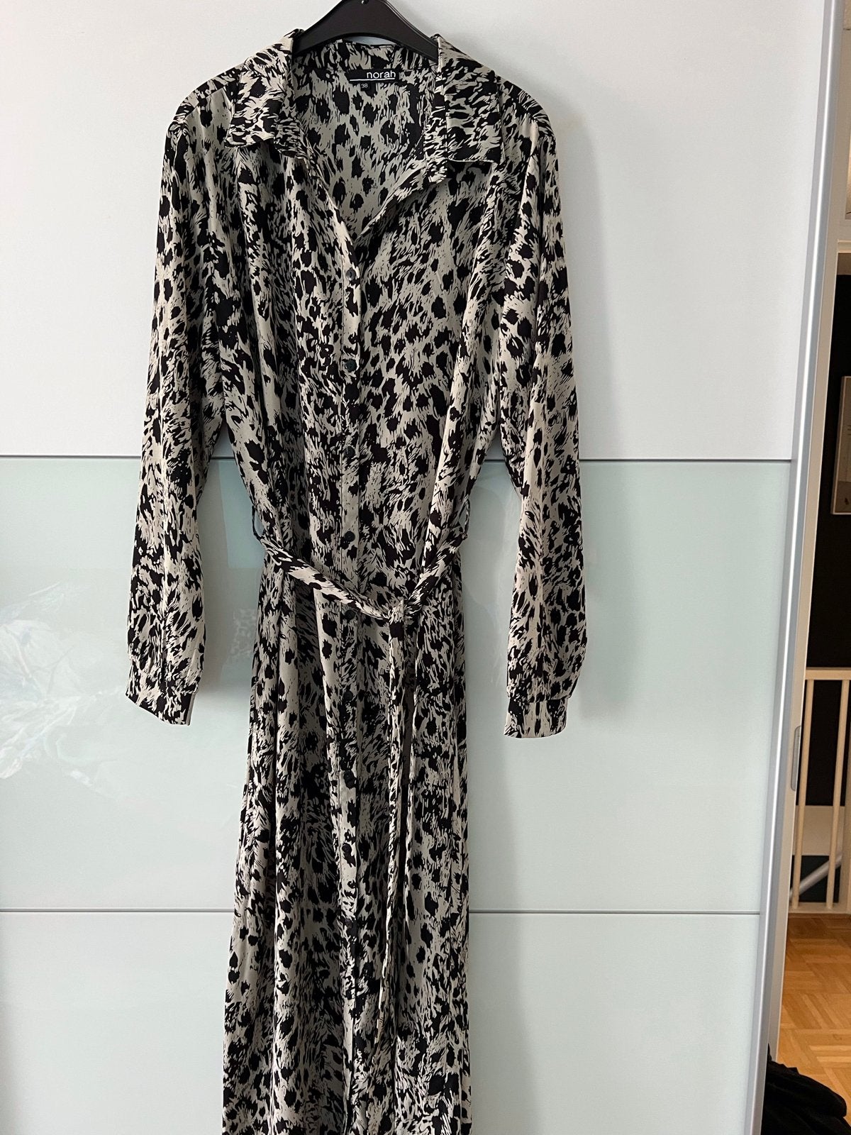 Norah Jurk Groen/Grijs Tijgerprint Maat 38 Zo goed als nieuw, Kleding | Dames, Jurken, Maat 38/40 (M), Ophalen of Verzenden, Zo goed als nieuw