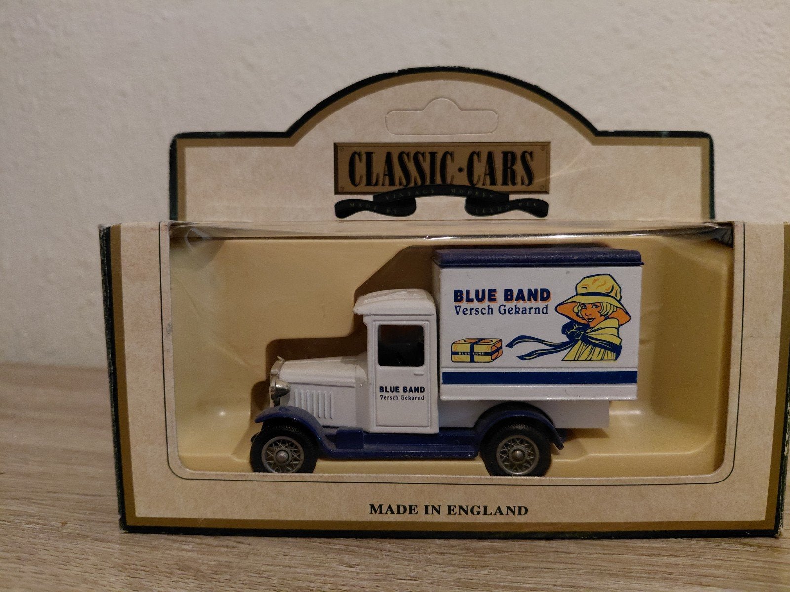 'Blue Band' Chevrolet Delivery Van., Overige merken, Verzenden, 1:32 tot 1:50, Nieuw