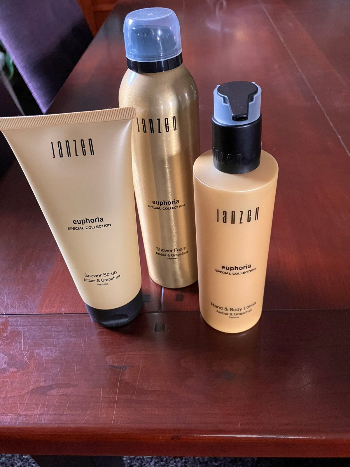 JANZEN EUPHORIA - foam, scrub en lotion nieuw!, Sieraden, Tassen en Uiterlijk, Ophalen of Verzenden, Zo goed als nieuw