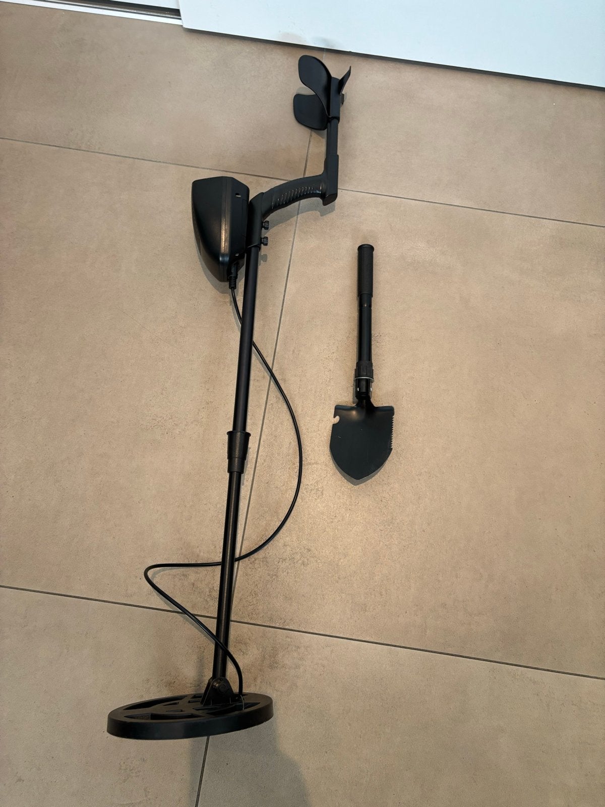 Vosoi Metaaldetector met schepje - Zo goed als nieuw, Hobby en Vrije tijd, Metaaldetectors, Overige merken, Ophalen of Verzenden