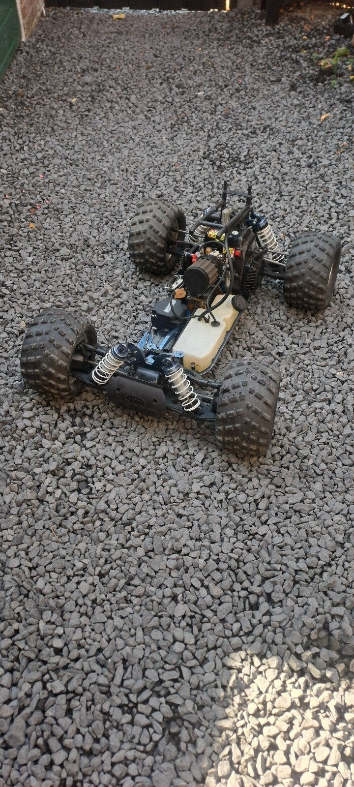 carson baja deze is met 27 cc motor, Ophalen of Verzenden, Overige schalen, Benzine, Auto offroad