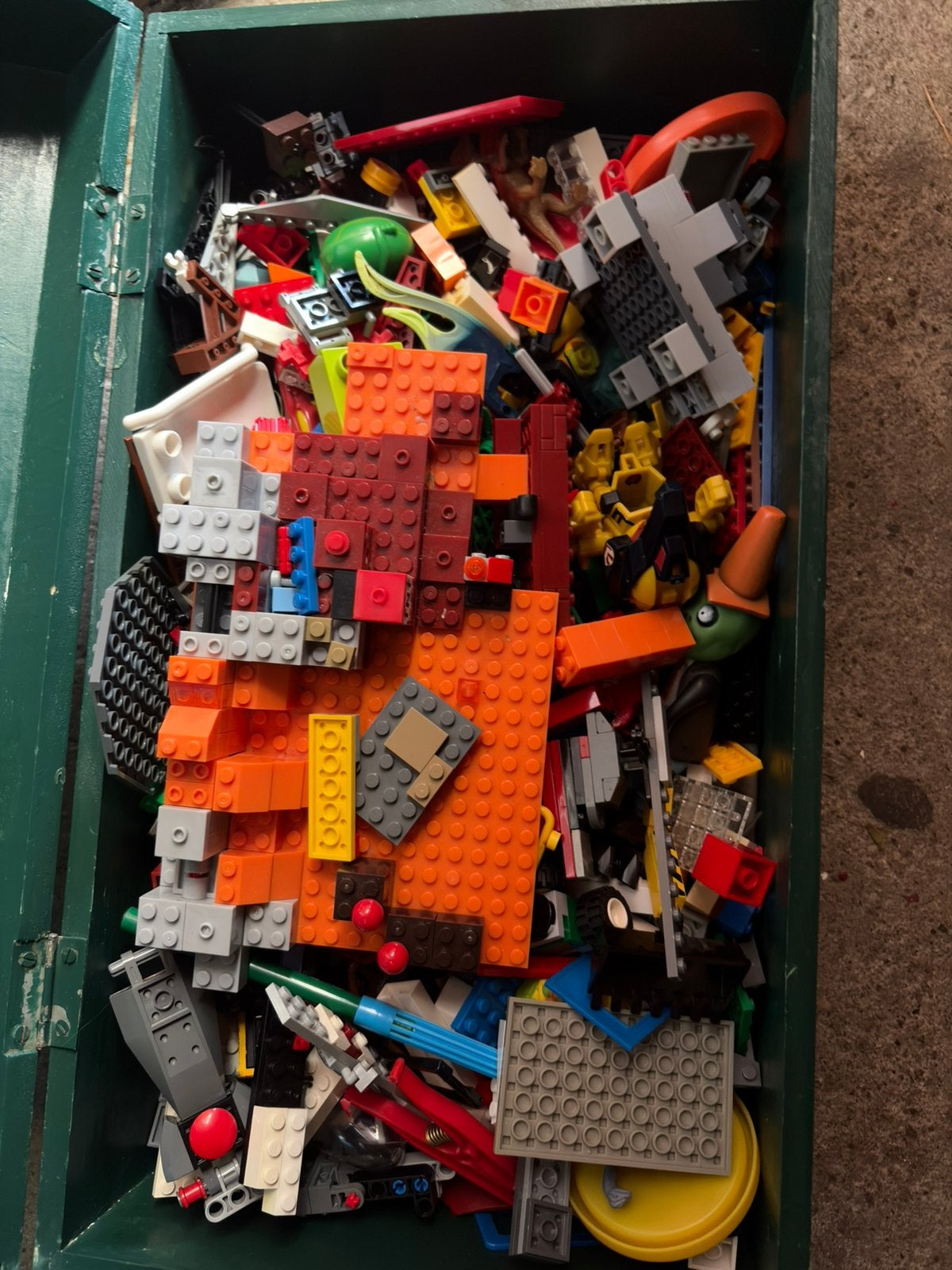 LEGO en speelgoed – 2 dozen vol, Ophalen, Zo goed als nieuw