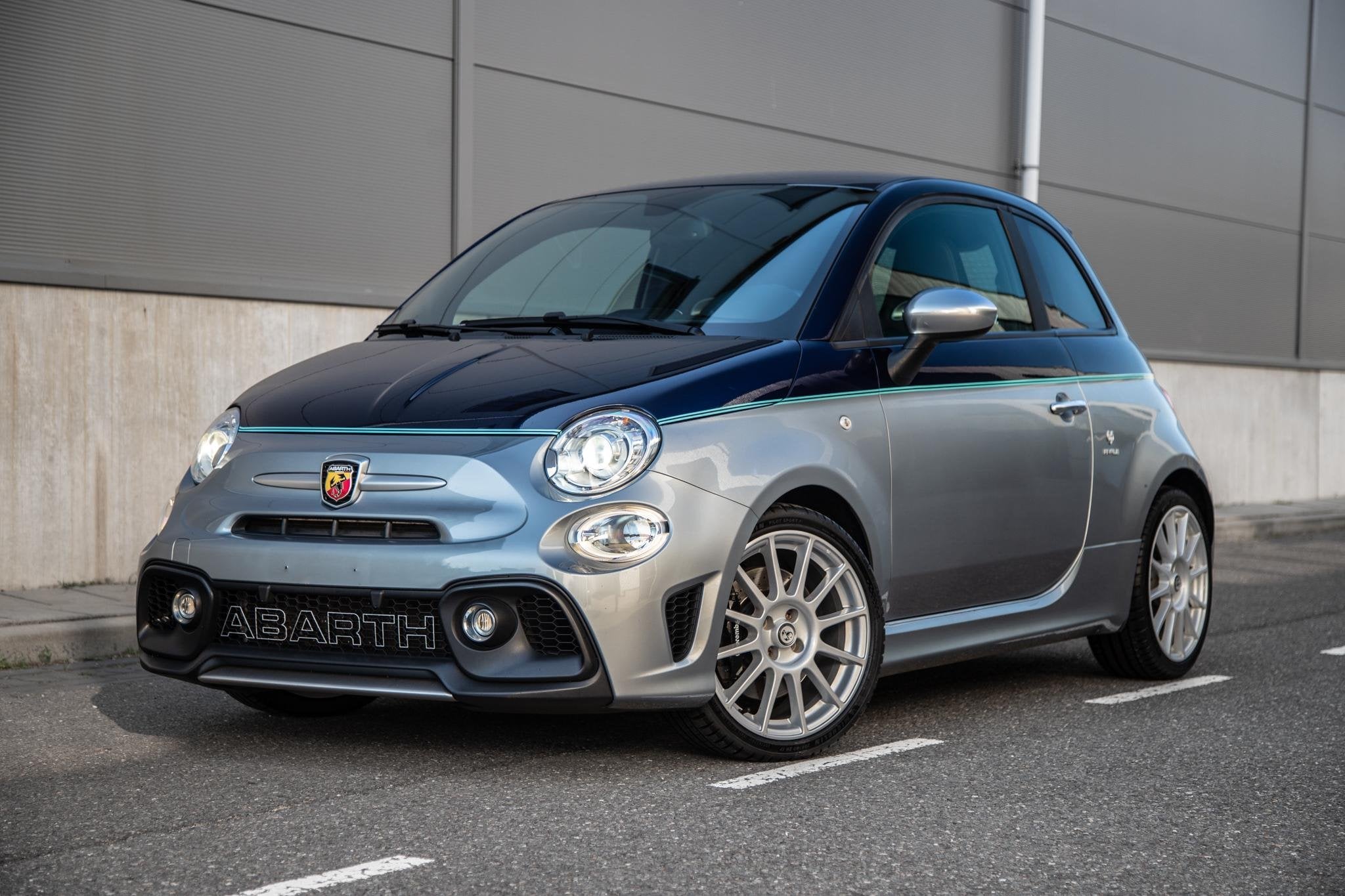 Abarth 695 1.4 T-Jet Rivale | Akrapovic | Beats | Nieuwe Dis, Auto's, Voorwielaandrijving, Stof, Gebruikt, Automatische klimaatregeling