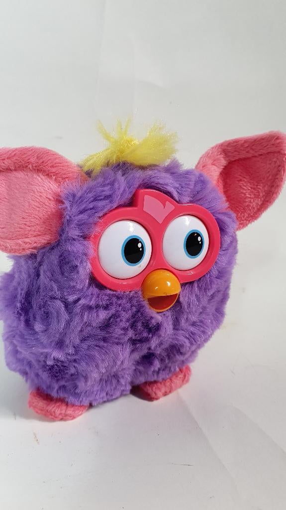Furby knuffel, roze en paars met zuignap, Famosa. 8B1, Kinderen en Baby's, Speelgoed | Knuffels en Pluche, Tweedehands verkoop