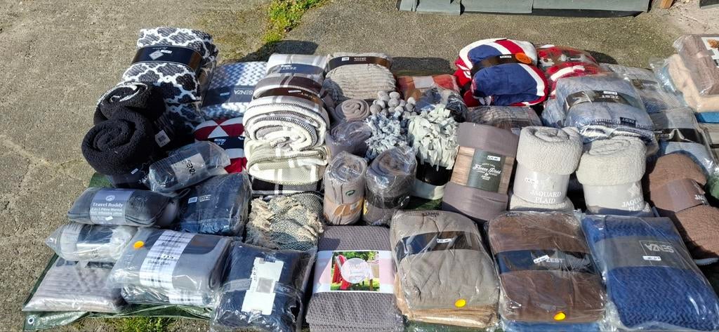 Diversen plaids in diverse maten en van goede kwaliteit, Diversen, Rommelmarktspullen, Ophalen