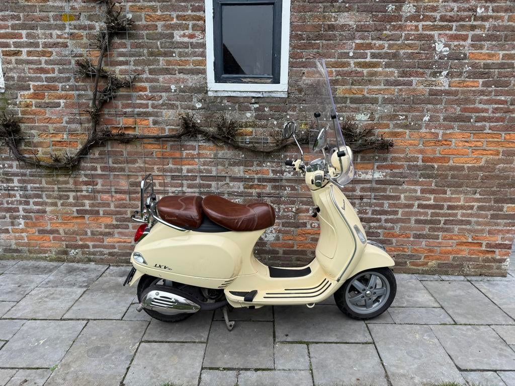 Hele mooie Vespa Piaggio c38, bruin lederen zadel uit 2010, Ophalen, Piaggio, Gebruikt, Benzine