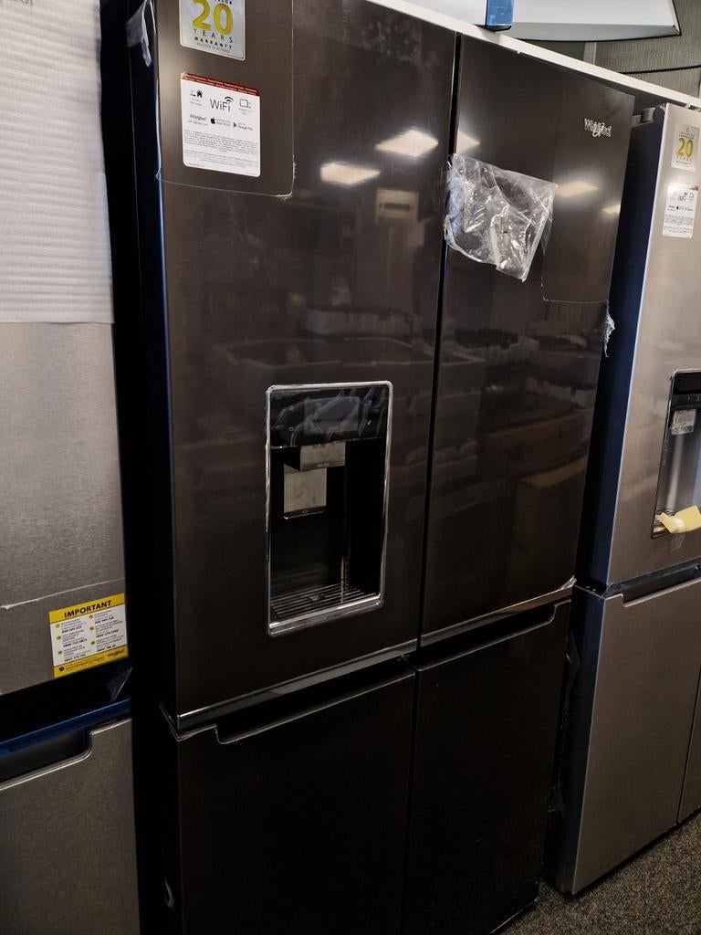 Nieuwe whirlpool Amerikaanse koelkast zwart water en ijs, 200 liter of meer, 60 cm of meer, Zo goed als nieuw, 160 cm of meer