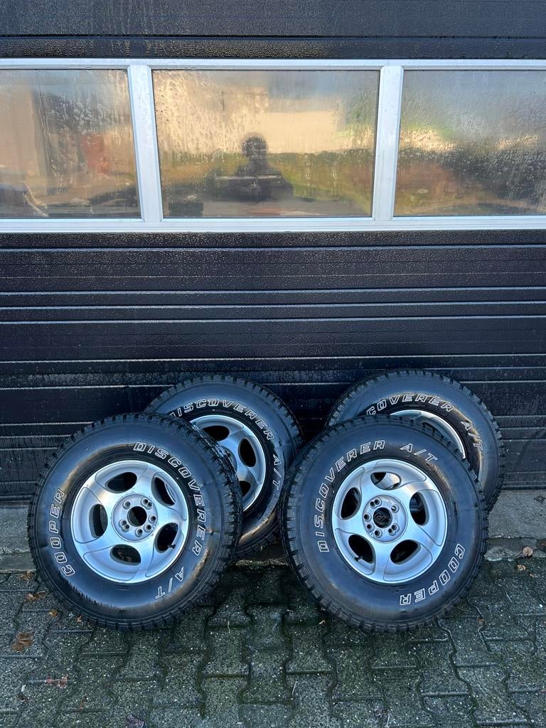 Goodyear Discoverer A/T banden op 15 inch 4x4 velgen, Ophalen of Verzenden, 16 inch, All Season