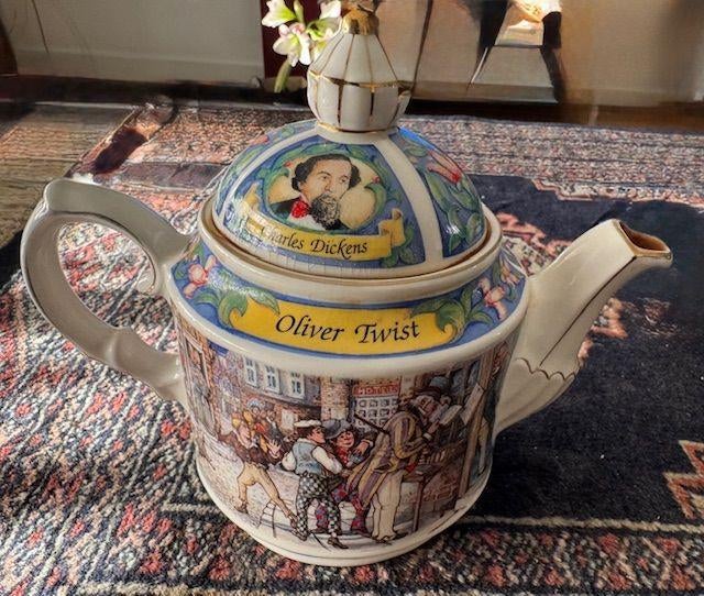 Te koop: theepot van Oliver Twist (Sadler, UK), Ophalen of Verzenden
