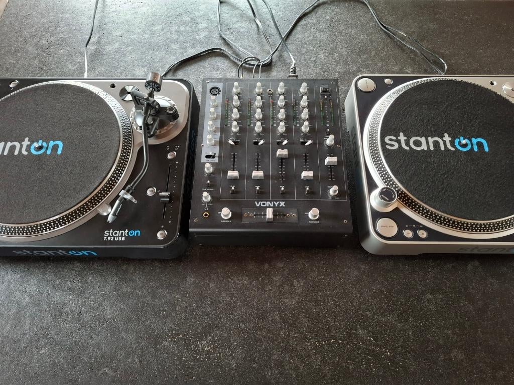 DJ Set met 2 Draaitafels en een 4-kanaals mixer, Ophalen, Gebruikt, Draaitafel, Overige merken